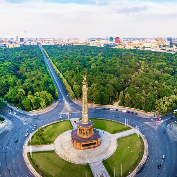Photo shows bird's eye view of Victory Column and Tiergarten in Berlin.