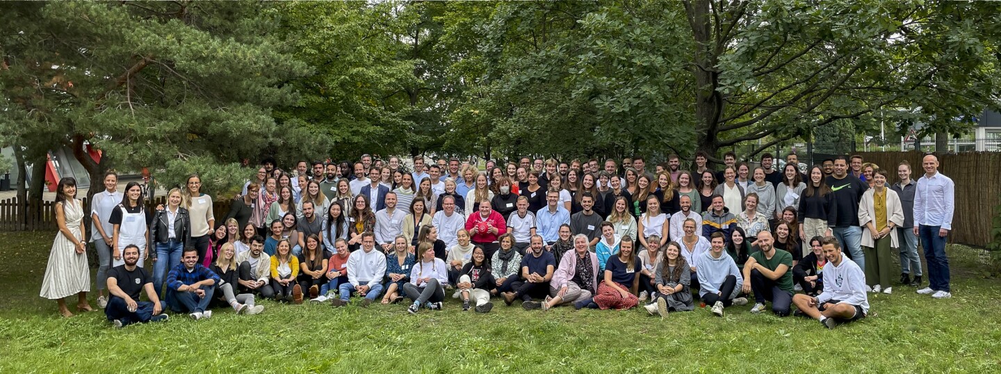 In the photo, the entire World Games team is together on a meadow. In total, there are about 160 employees.